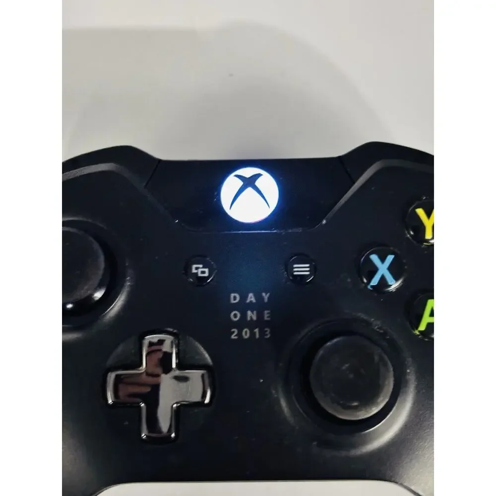 Microsoft Xbox One Wireless Controller Black 1537 Day One 2013 Limited Edition